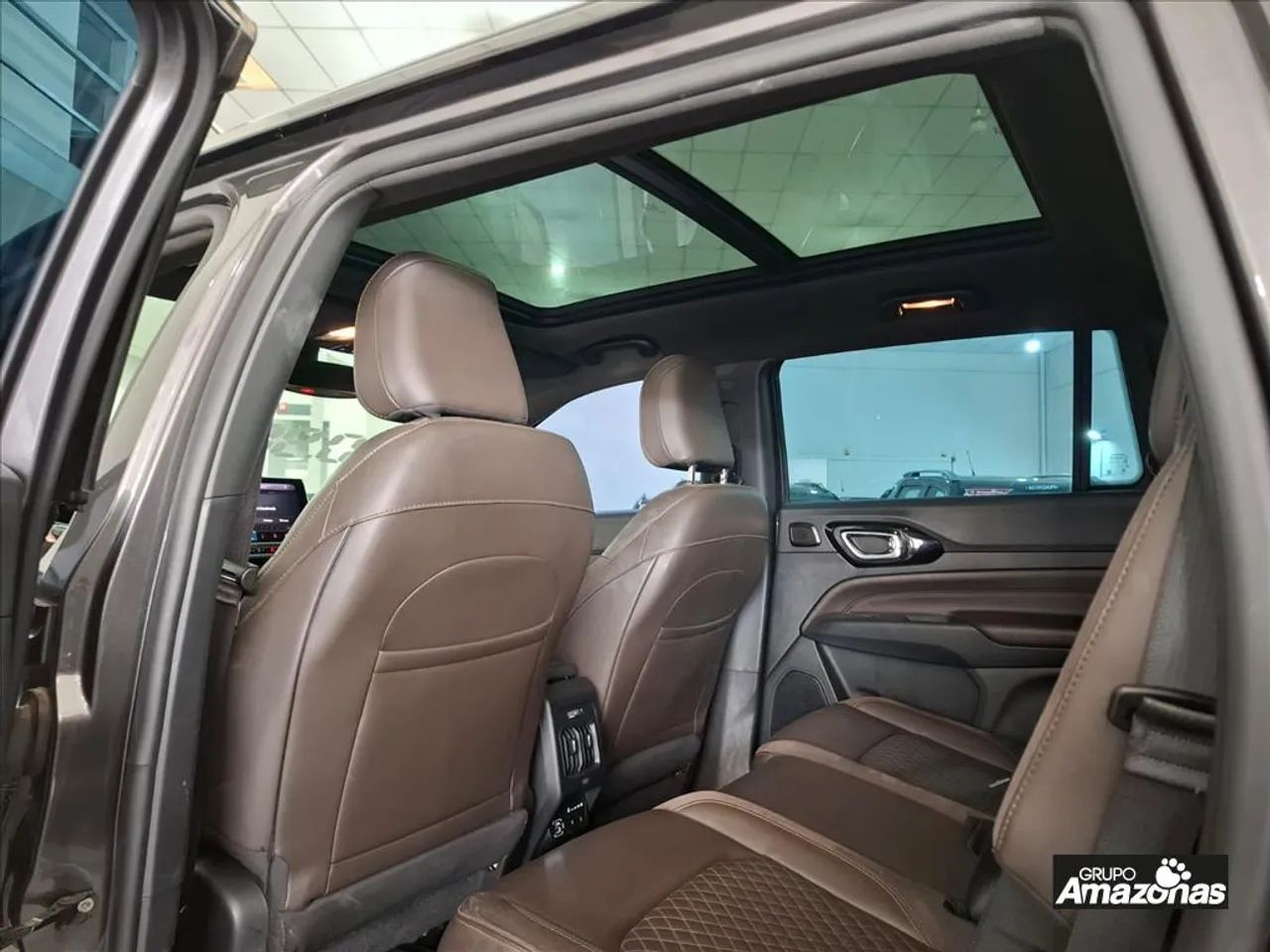 Jeep Commander Overl. TD380 2.0 4x4 Die. Aut., foto 16 de 20