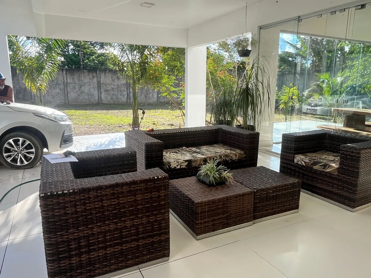 Casa Moderna em terreno de 820,50m2 de esquina.