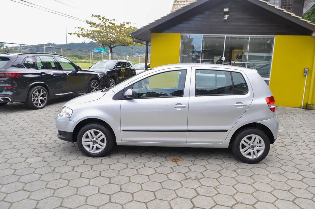 Volkswagen Fox 1.0 MI Total Flex 8V 5P 2010 - Foto 4