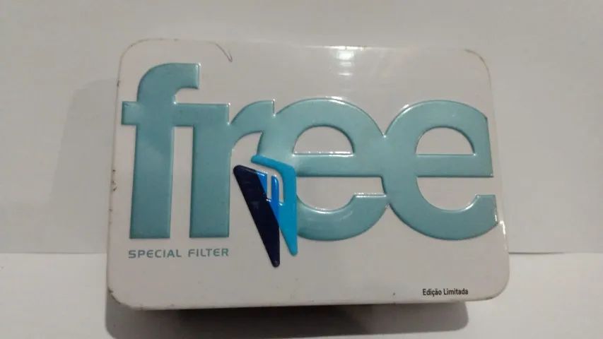 Lata decorativa vazia antiga promocional do Free.