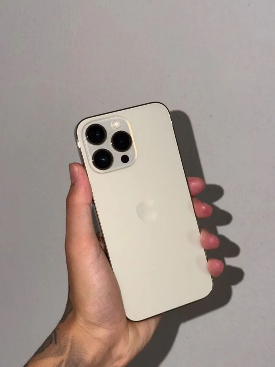 iPhone 14 Pro Max dourado vendo ou troco - Foto 2