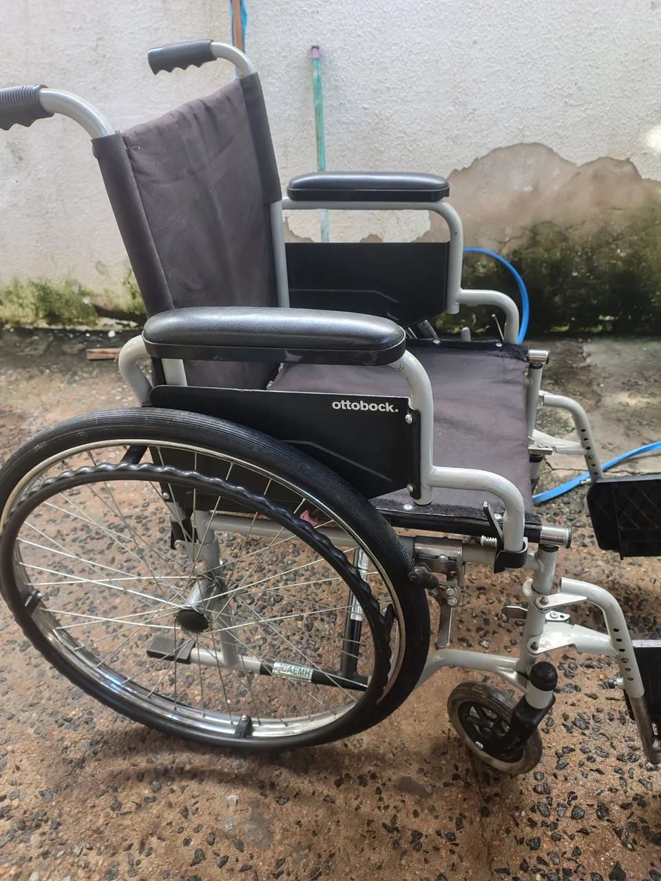 Vendo cadeira de rodas otrobock  - Foto 2