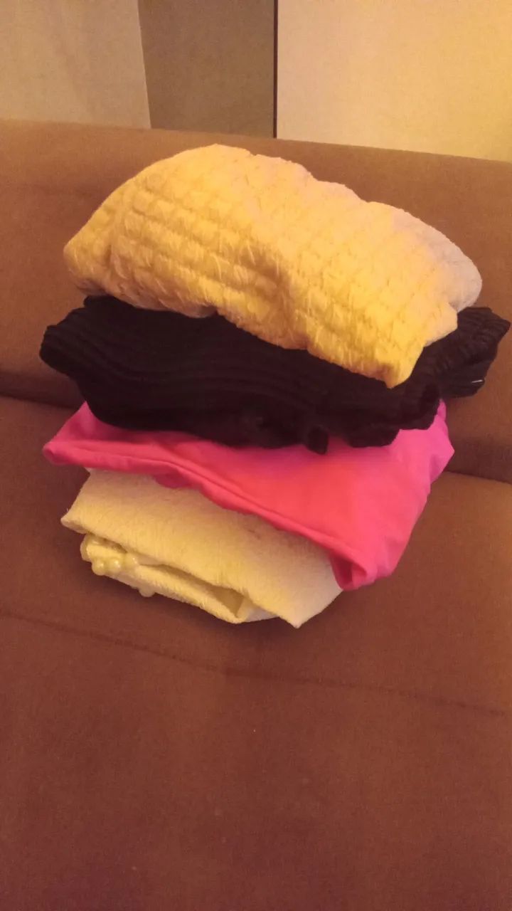 Vendo bastante roupas usadas para revender.