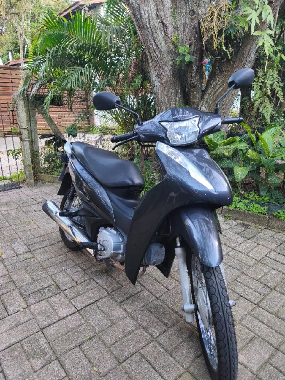 Honda Biz 2020 muito bem cuidada