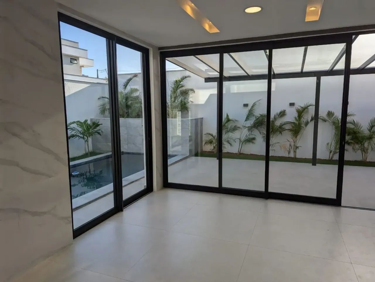 VENDO CASA NO ARACAGI DE CONDOMÍNIO COM 5 suites - Foto 5