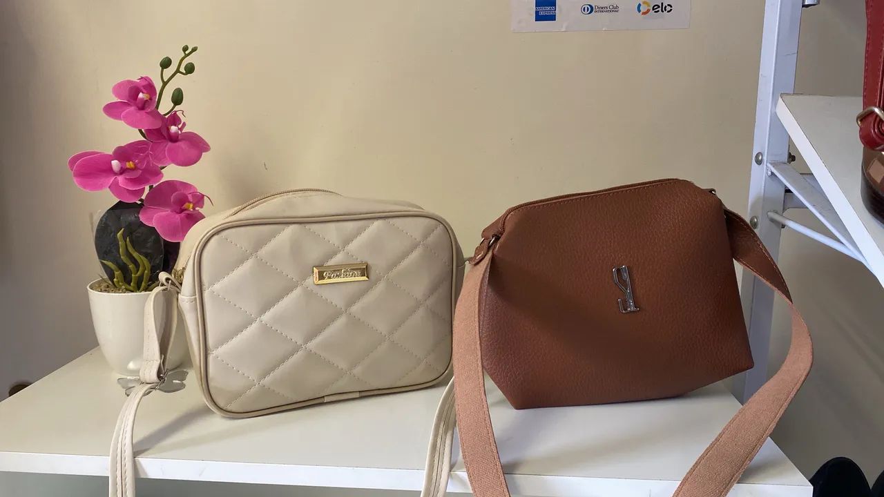 Vendo 3 bolsas lindas atoa novinhas  - Foto 3