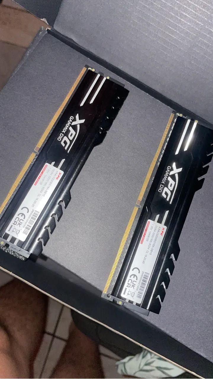 2 PENTE MEMORIA RAM , 2x8gb 3200hz XPG