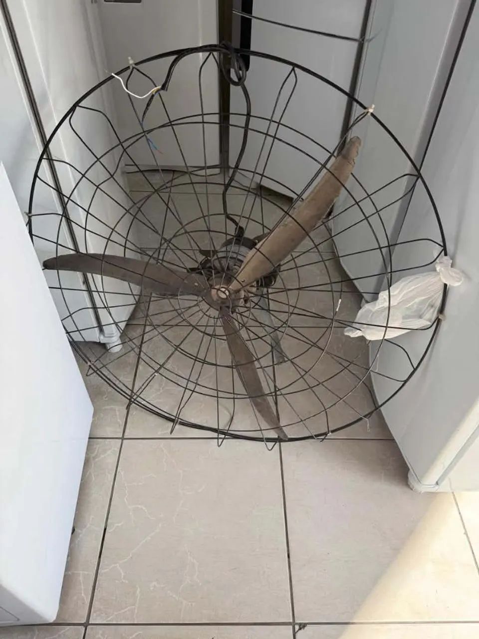 Ventilador 220v sem plug da tomada - Foto 2
