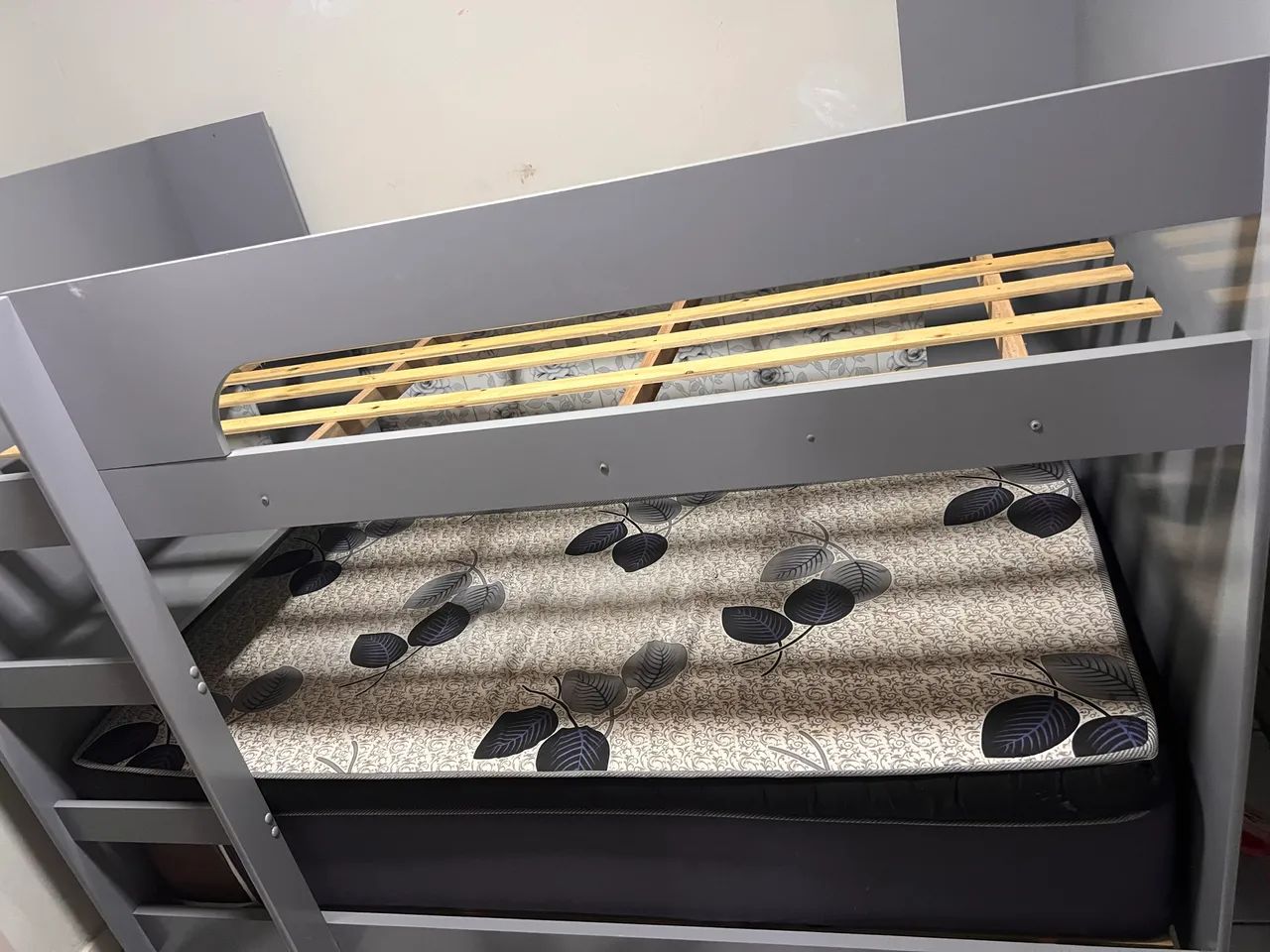 Beliche solteiro cinza  valor 550 semi nova 