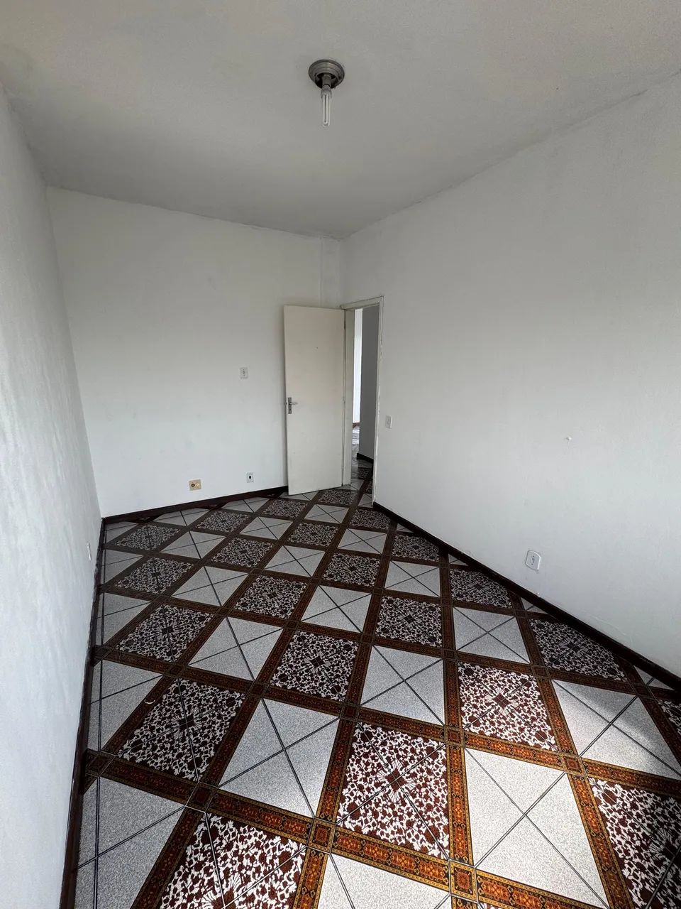 ALUGO ÓTIMO APARTAMENTO EM REALENGO  - Foto 3