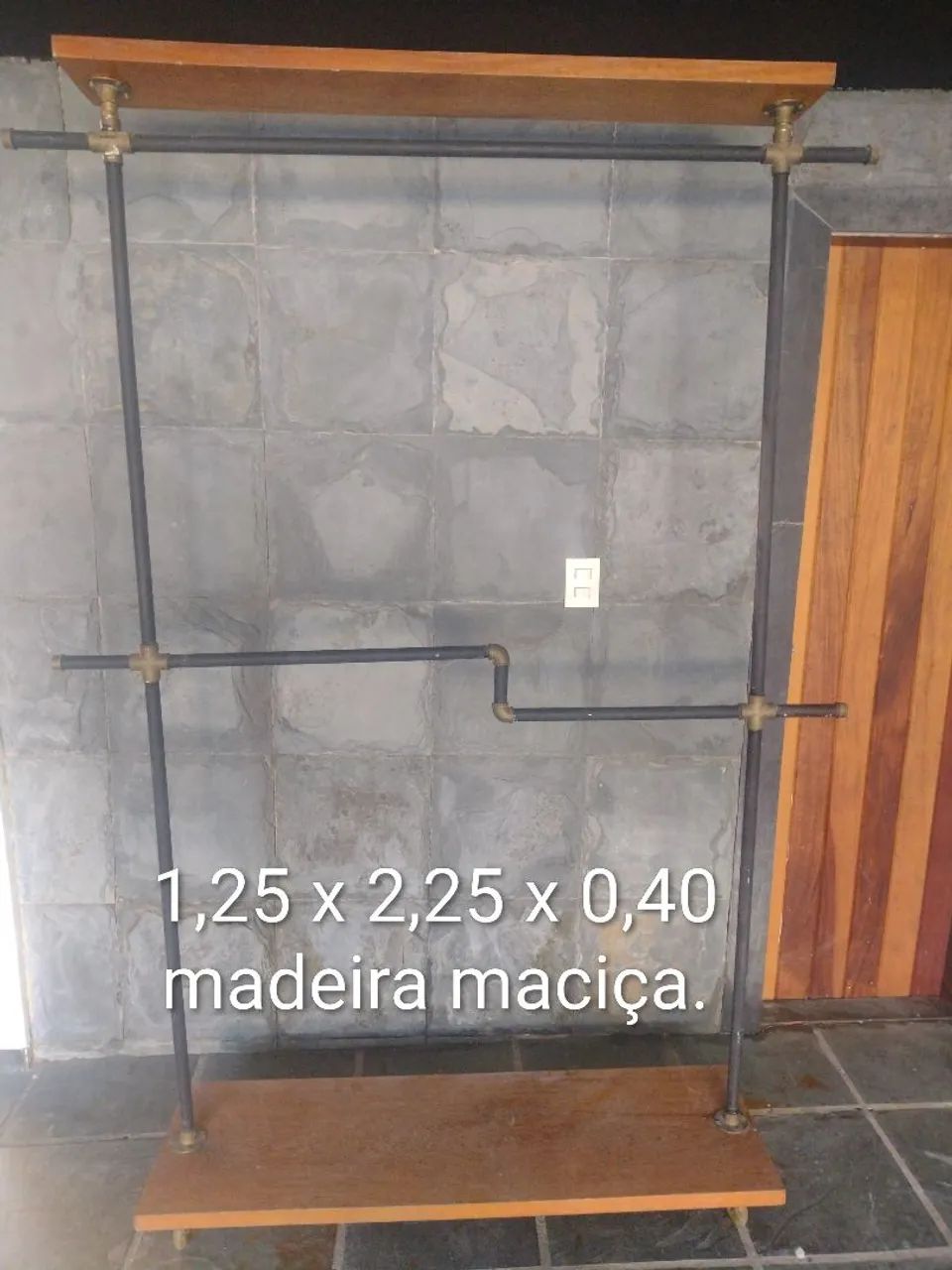 ARARA MODELO INDUSTRIAL PARA ROUPAS