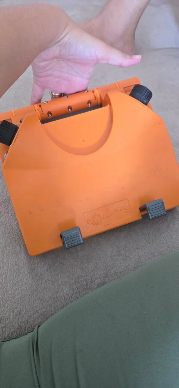 Balança semi nova Gallagher Weigh Scale. 
