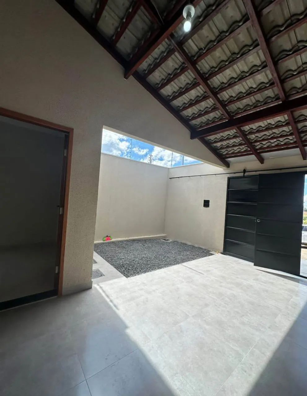 10- CASA NO JARDIM TURU 