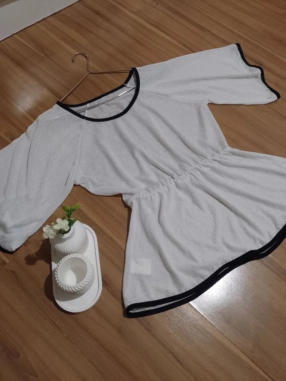 Blusinha fluida com transparência 