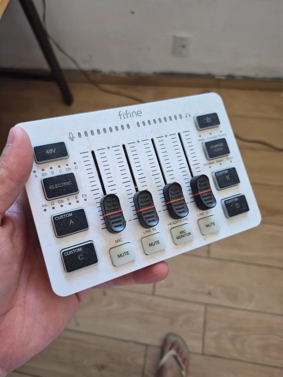 Mixer de Audio Fifine RGB 