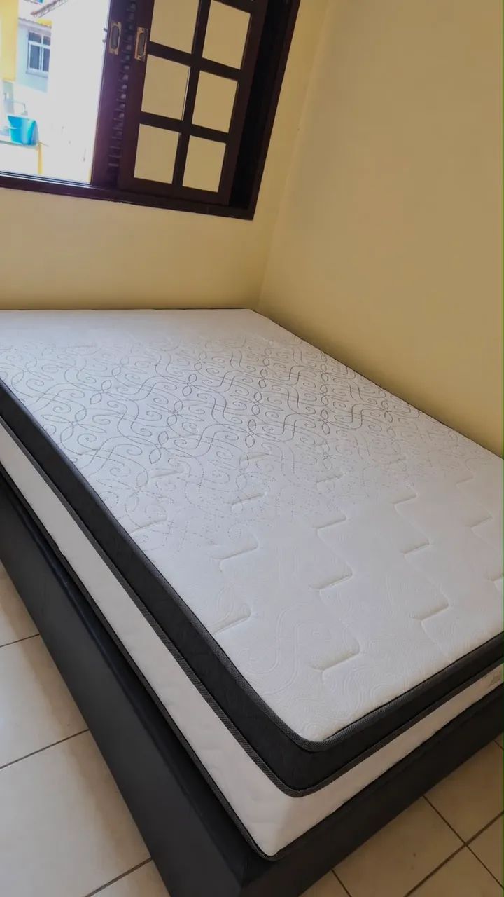 Cama de casal seminova