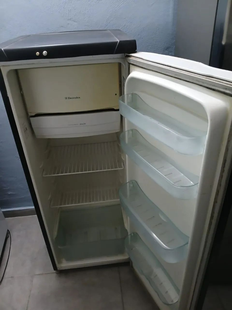 GELADEIRA ELECTROLUX FUNCIONANDO PERFEITAMENTE 599  - Foto 4