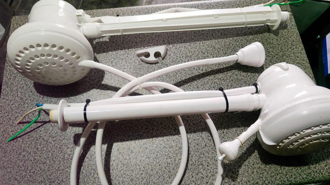 2 Chuveiros 220V