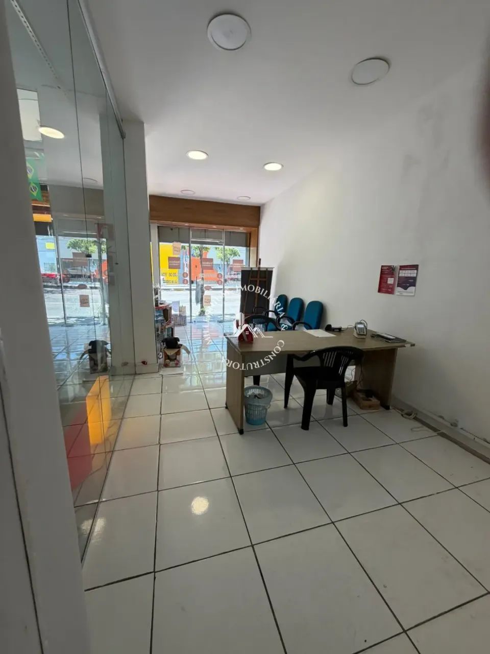 Prédio Comercial com 300 M², Excelente Localização na Djalma Batista. REF: EO11 - Foto 4