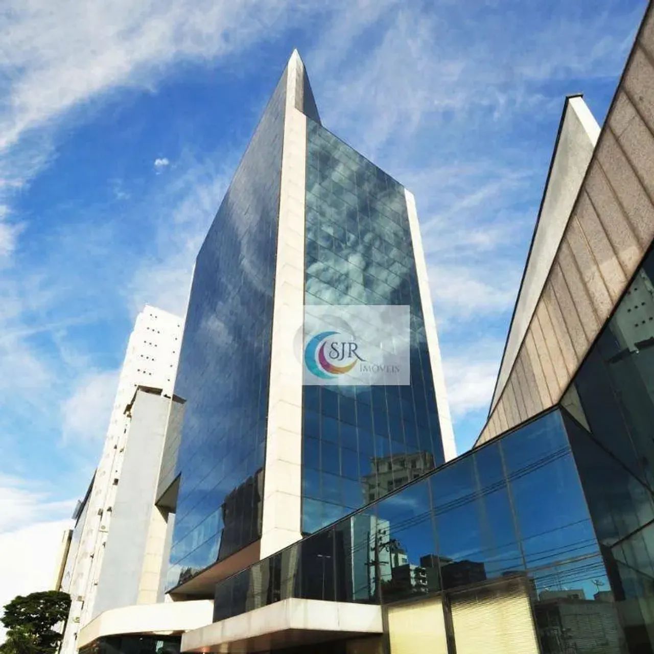 Conjunto comercial com 293,00m² com 7 vagas de garagem - Foto 3