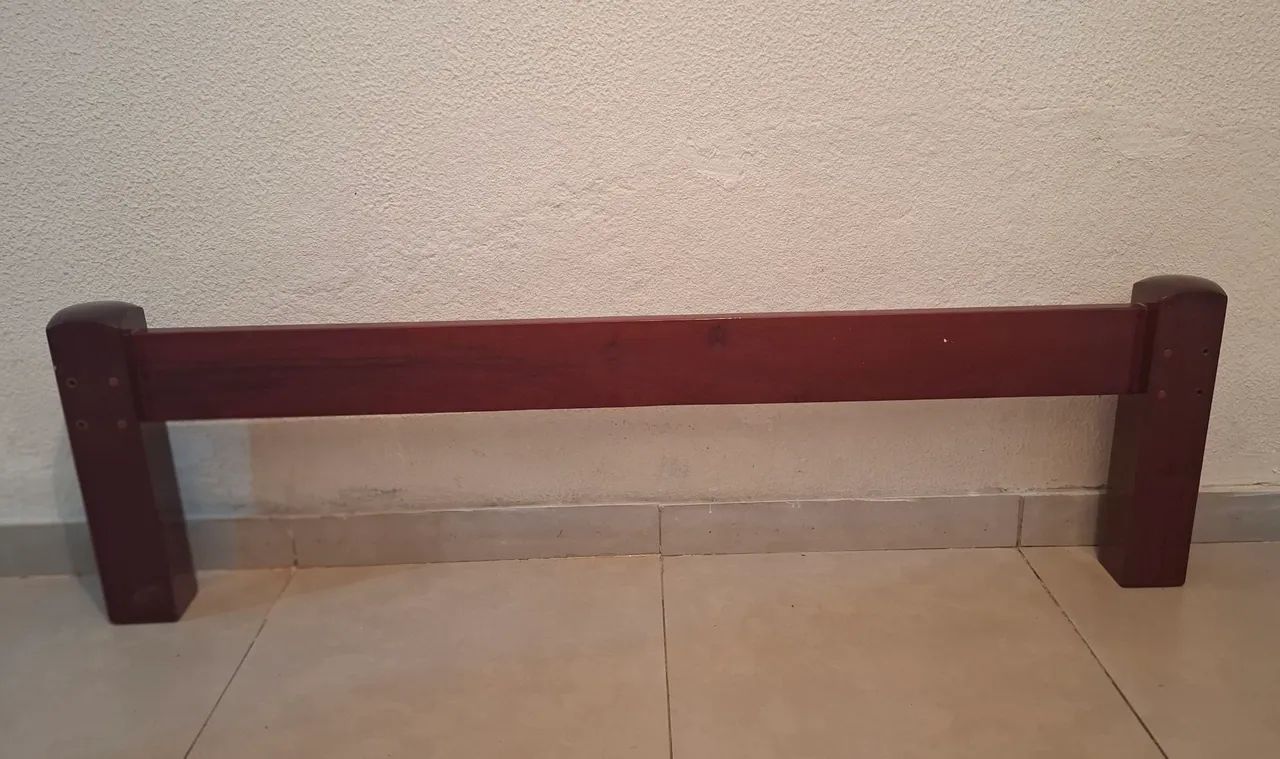 Cama de casal seminova de madeira maciça, cor mogno - Foto 2