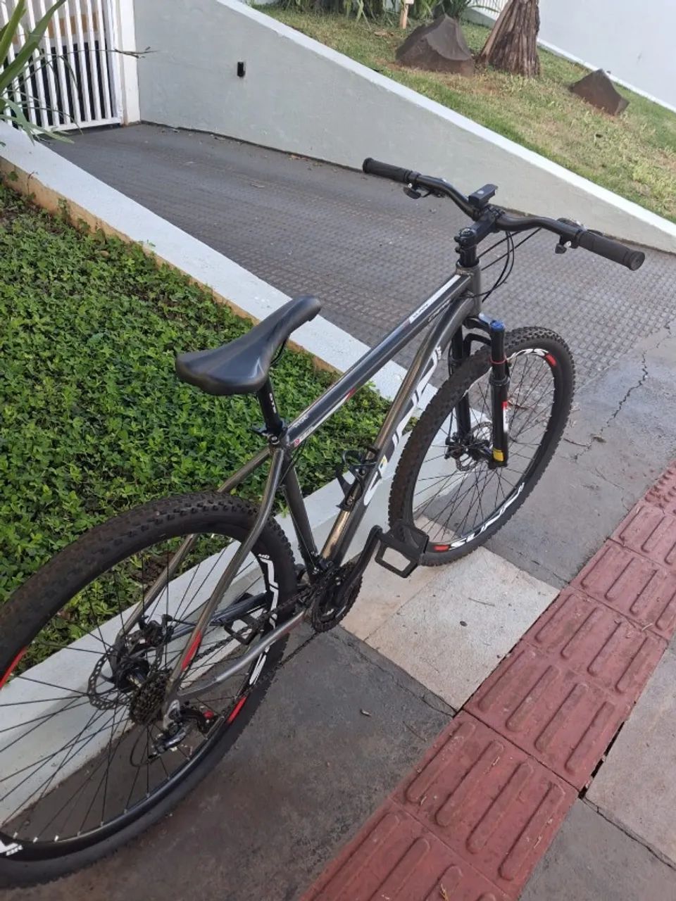 Bicicleta Aro 29 - Seminova - Foto 4