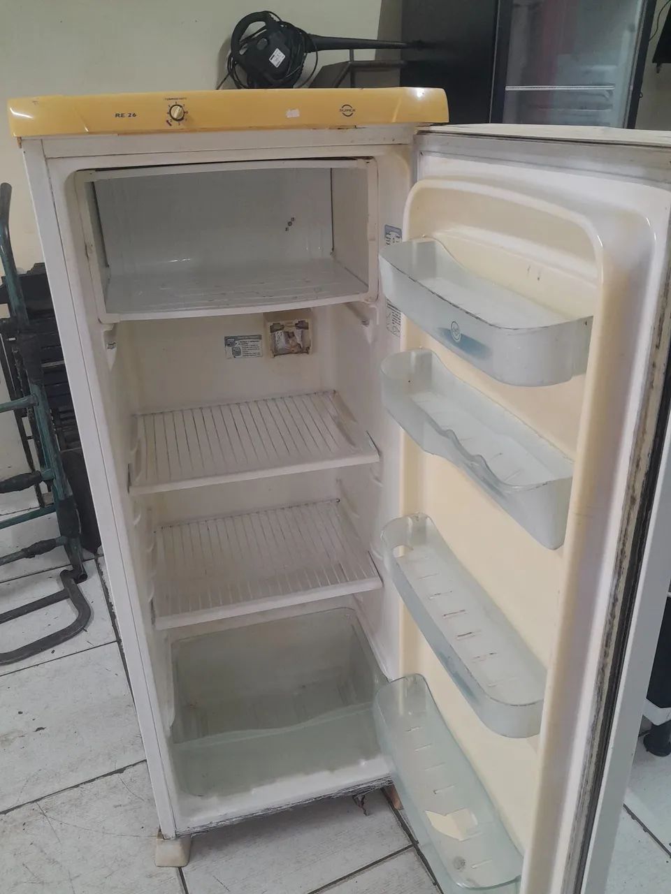 GELADEIRA ELECTROLUX SIMPLES  - Foto 2