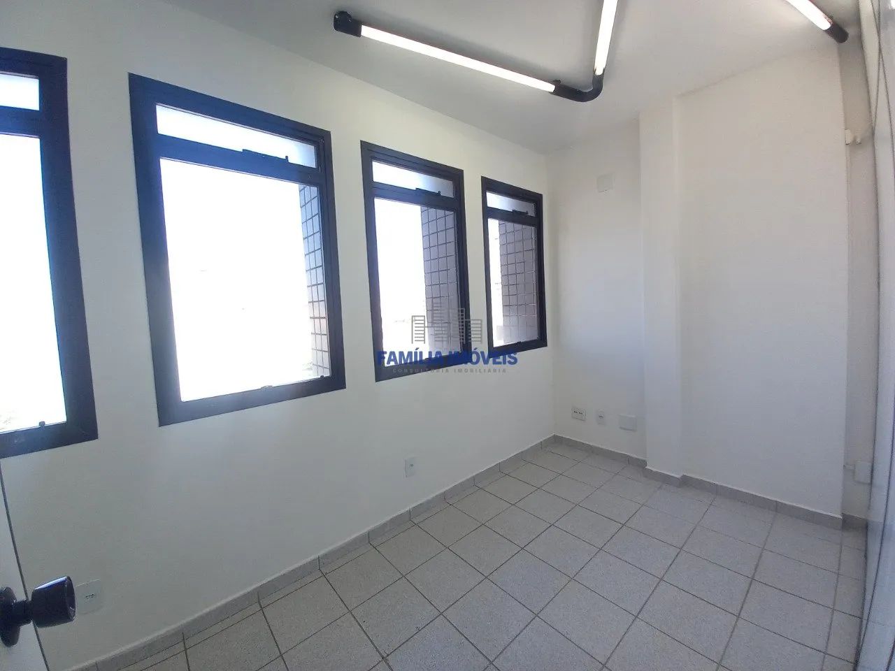 Alugar sala comercial Executive Tower Gonzaga Santos SP - Foto 12
