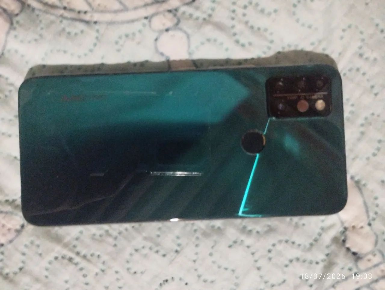 Vendo celular com ótima estado e bem conservado 