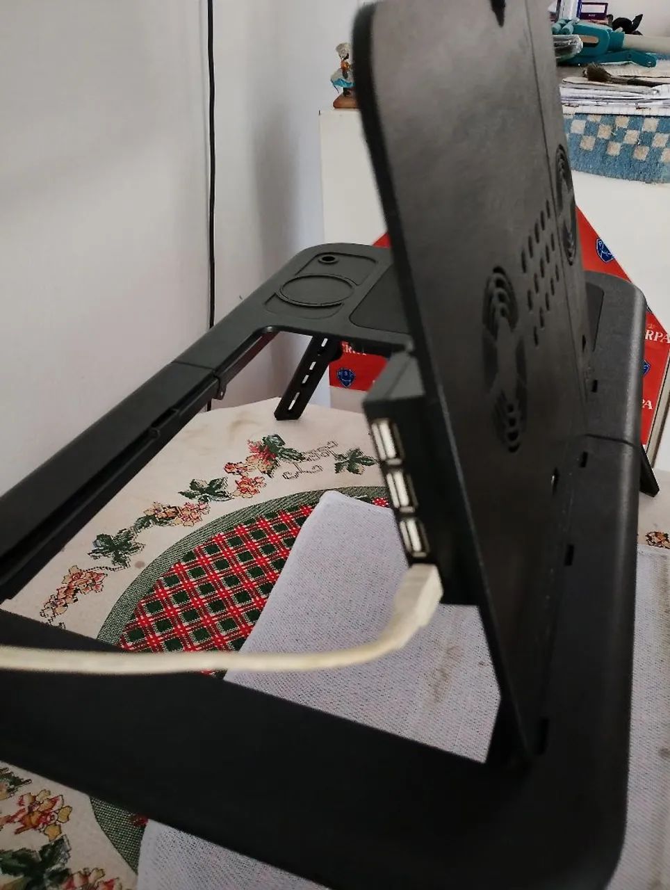 Mesa portátil e dobrável, com 2 ventiladores para Notebook. - Foto 4