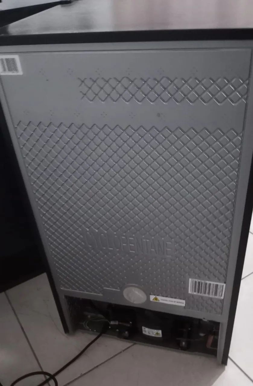 ? Frigobar Hisense 93L - super conservado! ? - Foto 2