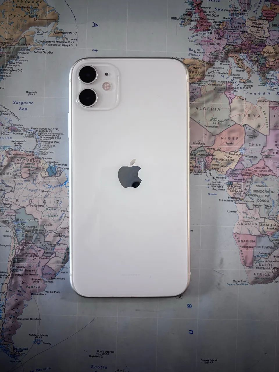 iPhone 11 - 64GB (Branco) - Celulares e Smartphones - São Pedro