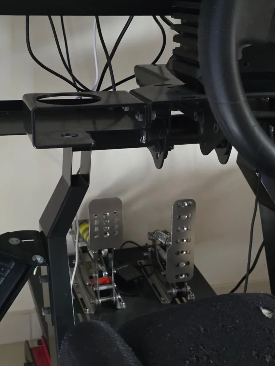 Setup Simulador Completo Fanatec DD, Cockpit, 3 Monitores e PC - Foto 2