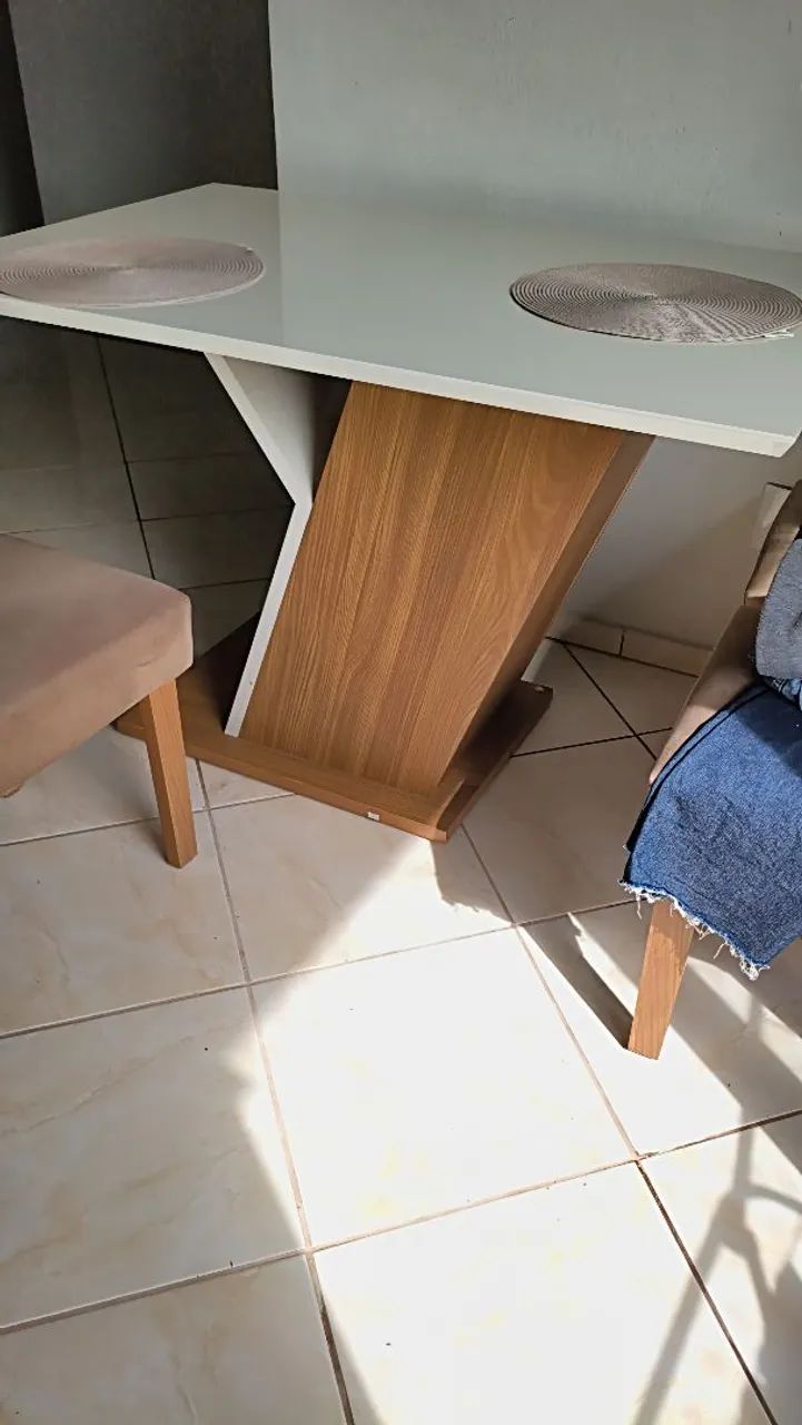 Mesa de jantar com 4 cadeiras - Foto 3