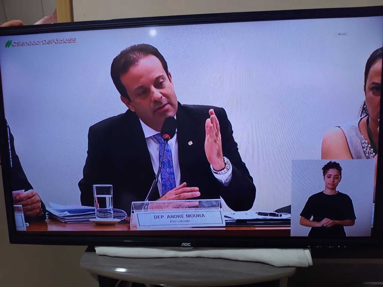 Tv 32 pol.LED AOC em perfeito estado no precinho... - Foto 5