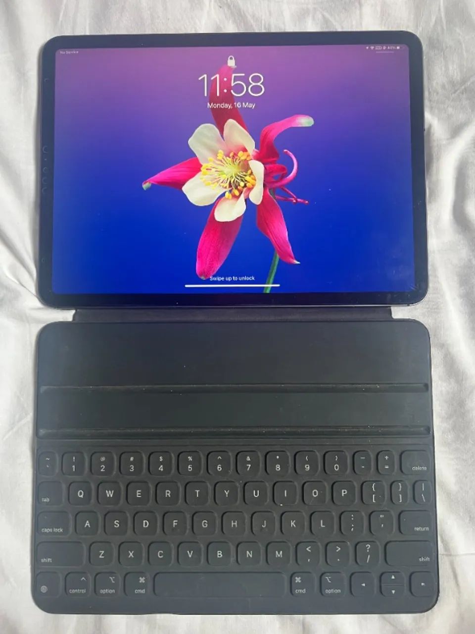 iPad Pro 11 polegadas 512 giga bytes e 4G para dados + teclado original Apple MOC