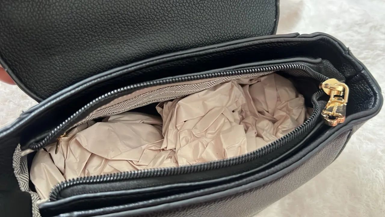 Bolsa preta com alça  - Foto 2