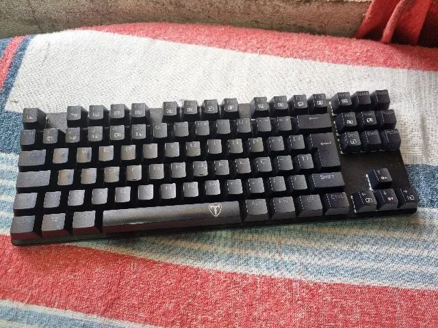 Teclado Mecânico T-Dagger Bora