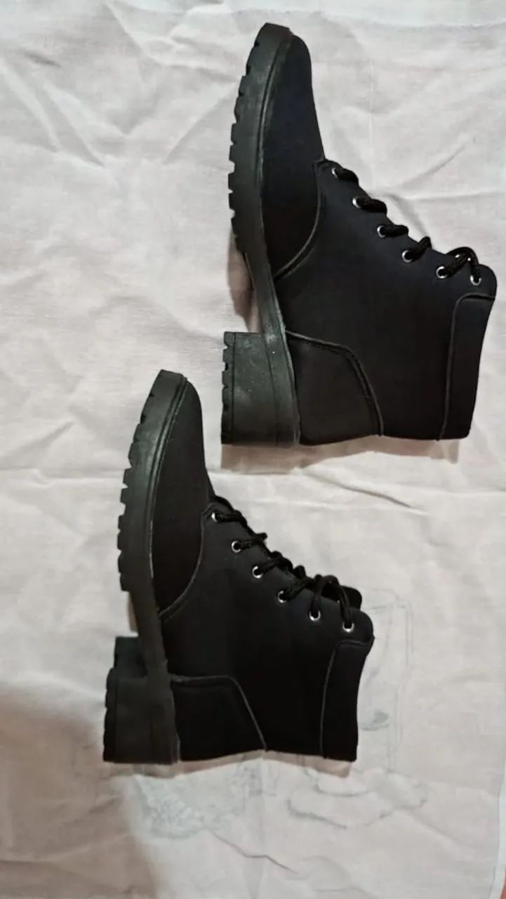 Bota feminina N 36 ou 37 nova 