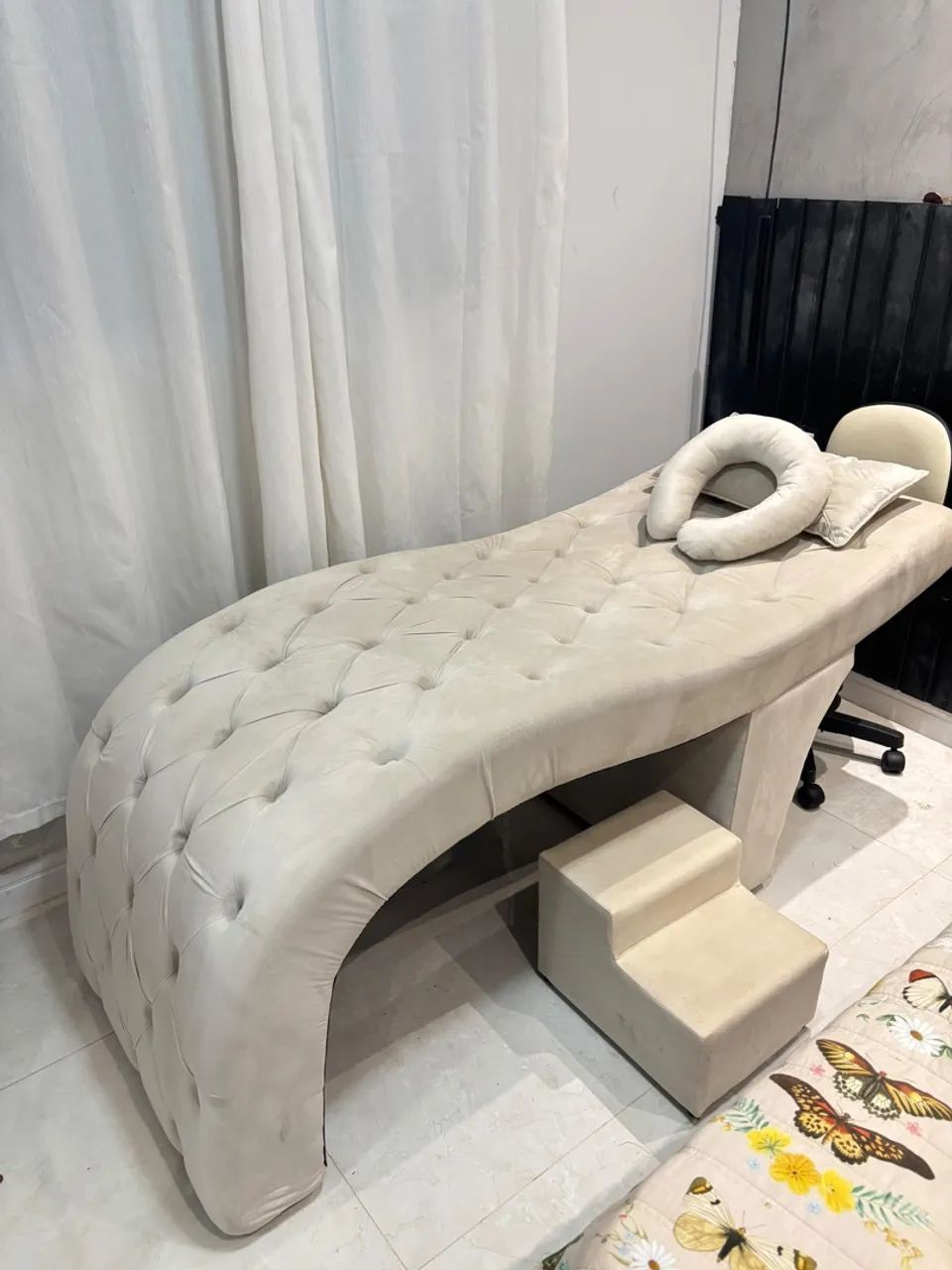 Maca extensão de cílios/sobrancelhas com massagem acompanha cadeira e escada 