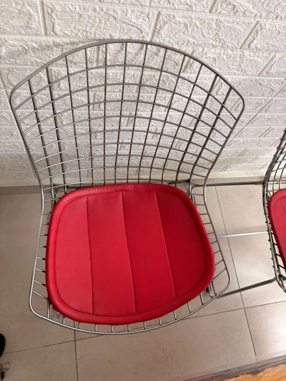 Mesa de inox com tampão de madeira e seis cadeira - Foto 3