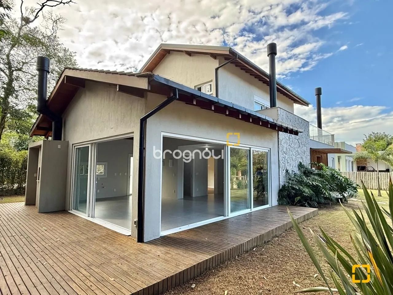 Casa nova com 197m2, em condomínio, com 4 suítes, em Garopaba/SC - Foto 2