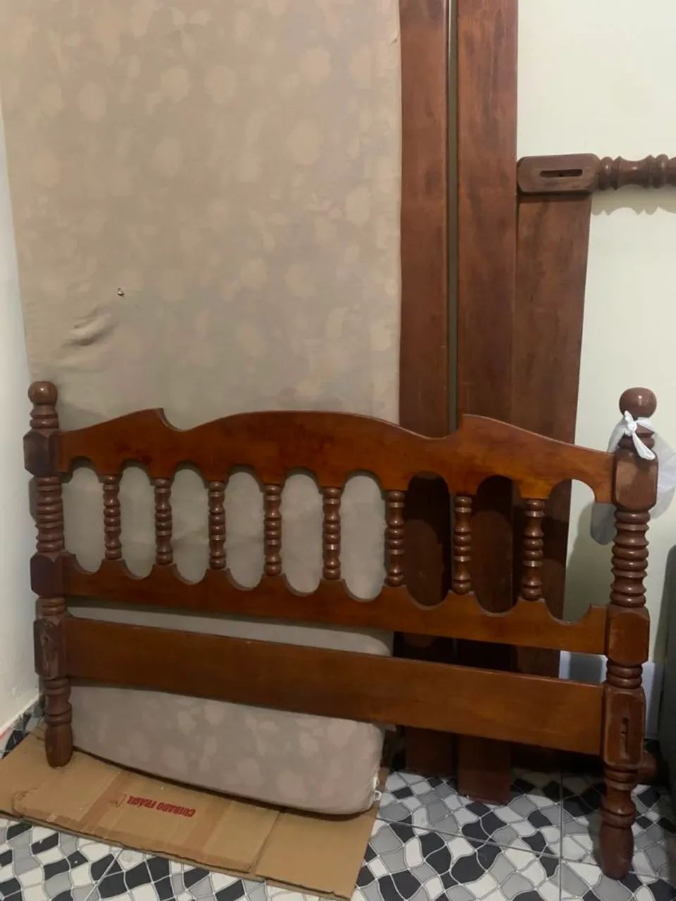 Armação de cama de casal angelin