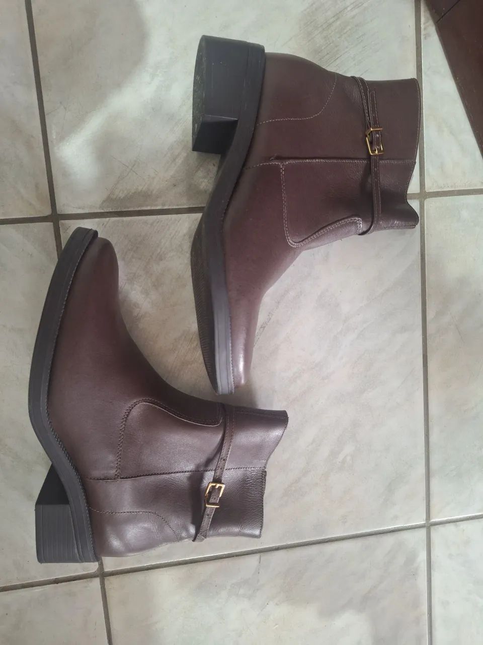 BOTA DE COURO MARROM (usada apenas 1x) em perfeito estado - Foto 4