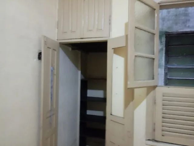Alugo Quarto Mobiliado (incluso água, luz e internet) - Foto 5