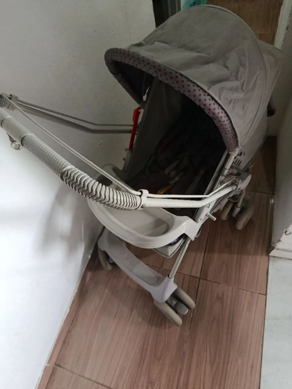 Carrinho de bebê e bebê conforto - Foto 4