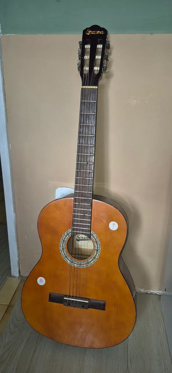 Violão serenna