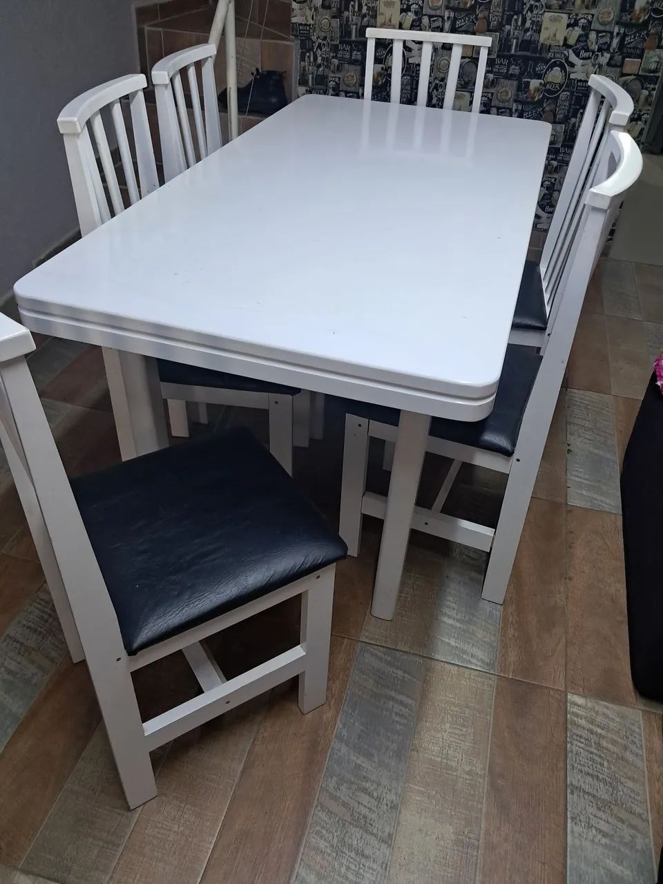Vendi mesa de jantar 6 cadeiras muito nova  - Foto 3