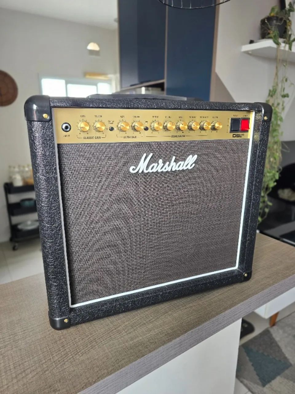 Amplificador Marshall DSL20CR com Vintage 30