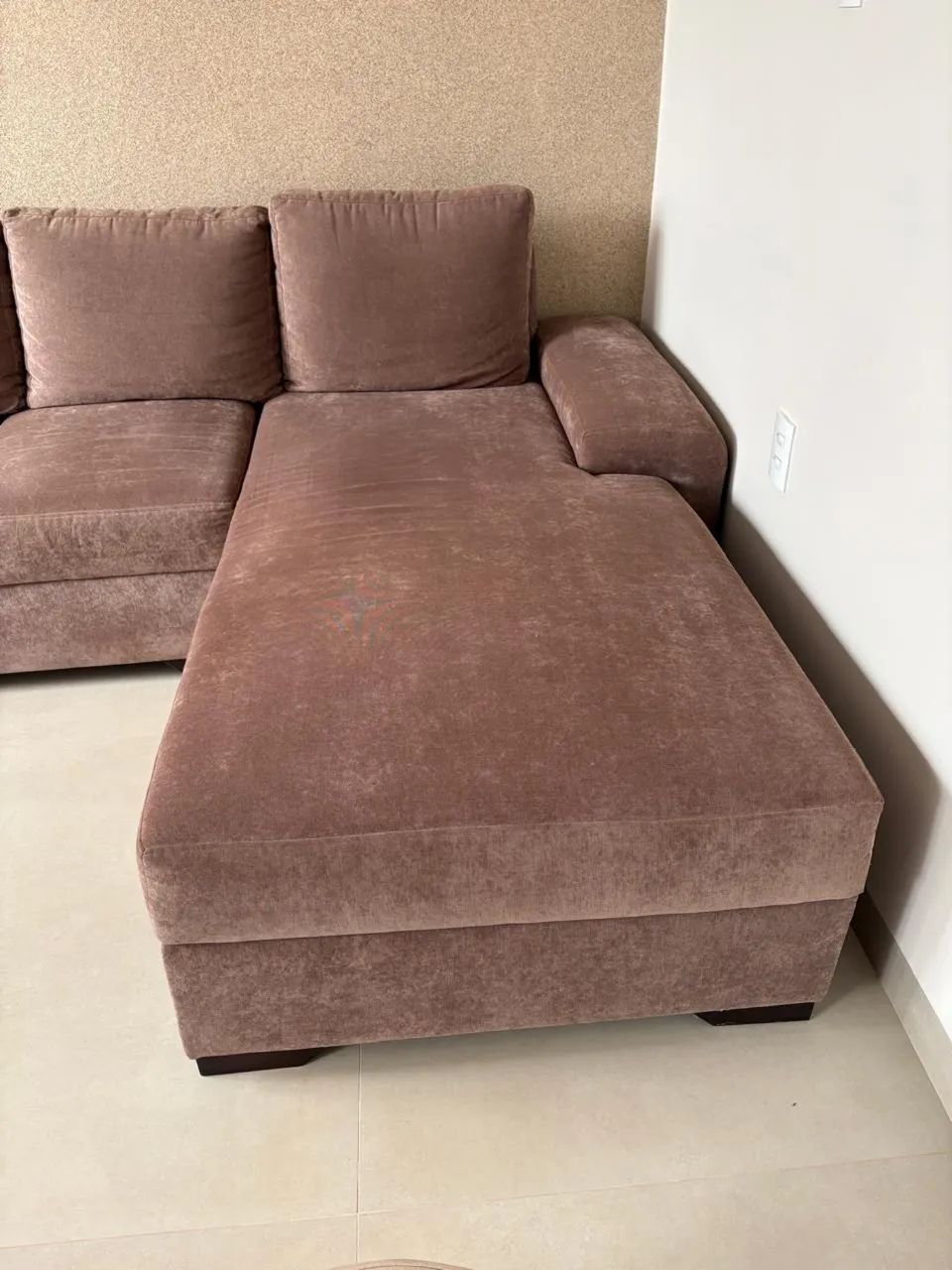 Sofá de canto 3,15 m com chaise - Ótimo estado - Foto 2